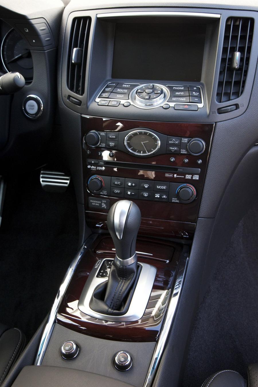  Infiniti G37 2010 года  (EU) (фото 16 из 53)